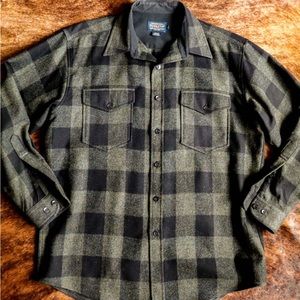 Men’s Pendleton Wool Plaid Shirt Large